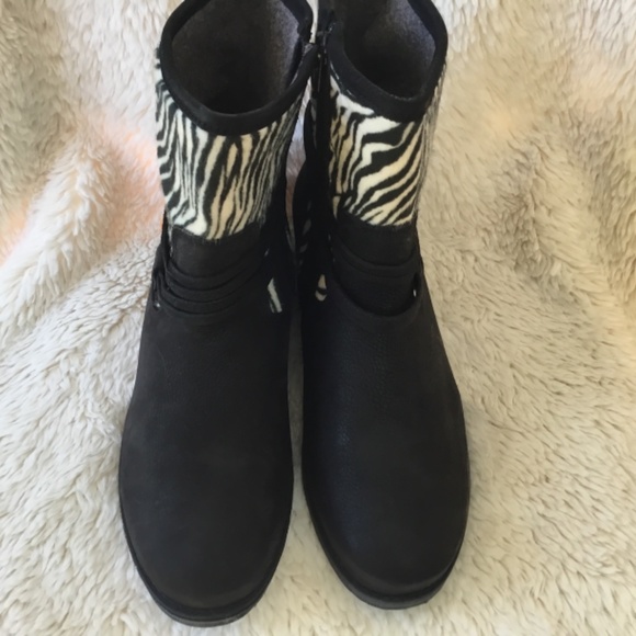 JJ Footwear Size 41 Zebra Print - Picture 2 of 3